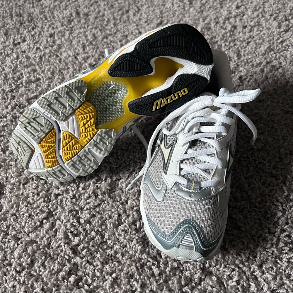 Mizuno New S 6 Shoes